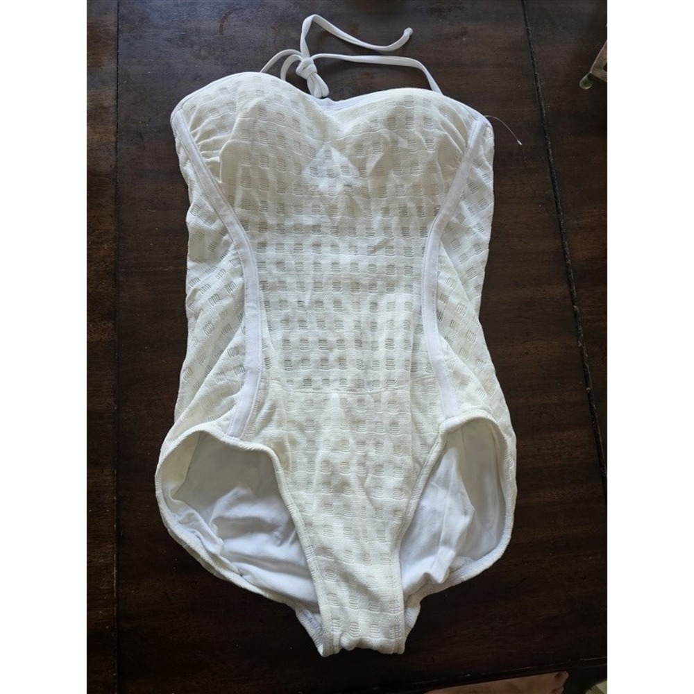 NWOT Robin Piccone M Cameron Crochet Bandeau 1PC Swimsuit White 130853